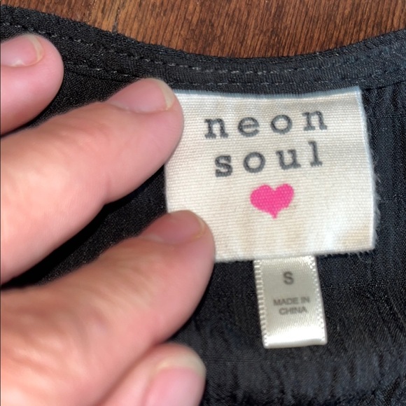 Elegant Black Women's Top (Cropped/Shorter) - Picture 3 of 3